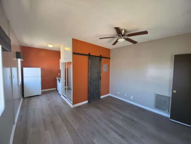 Building Photo - 13501 S Inglewood Ave
