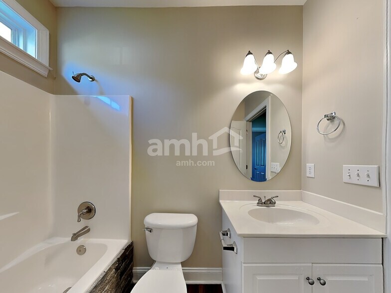 Building Photo - 810 Winterside Ln