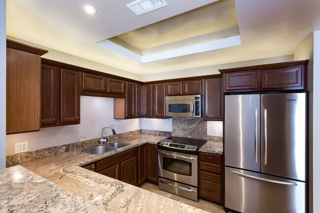 Building Photo - Heart of Bankers Hill at La Parc Chateau!