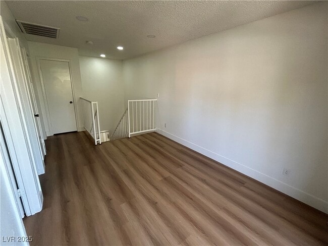 Building Photo - 3937 S Torrey Pines Dr