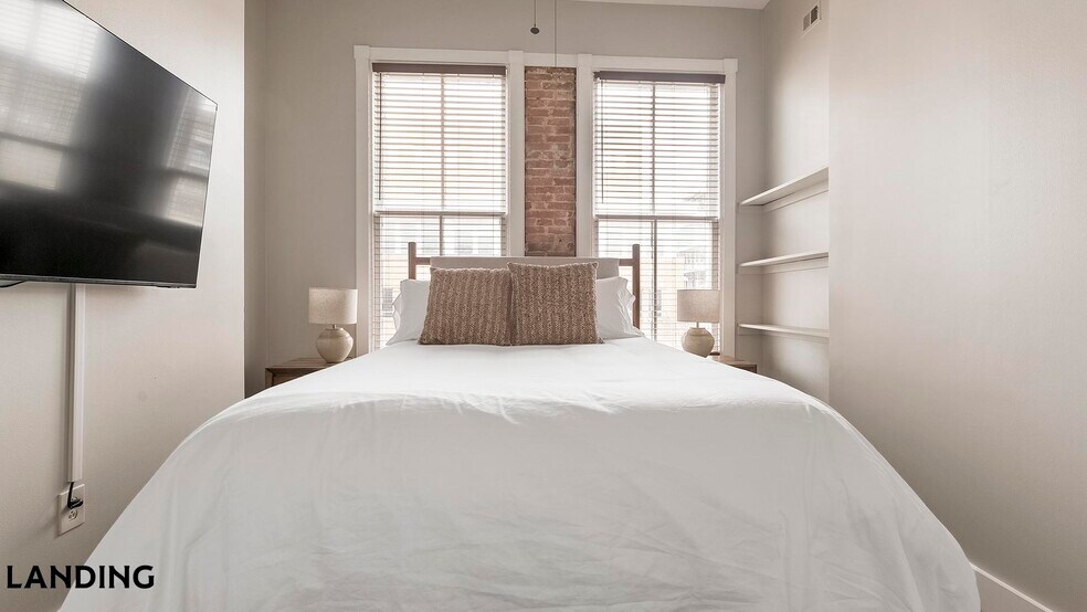 Building Photo - 617 W Lexington St