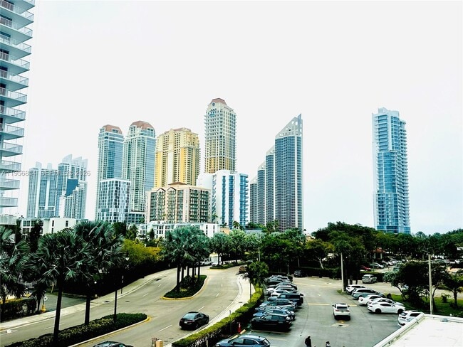 Building Photo - 230 174th St