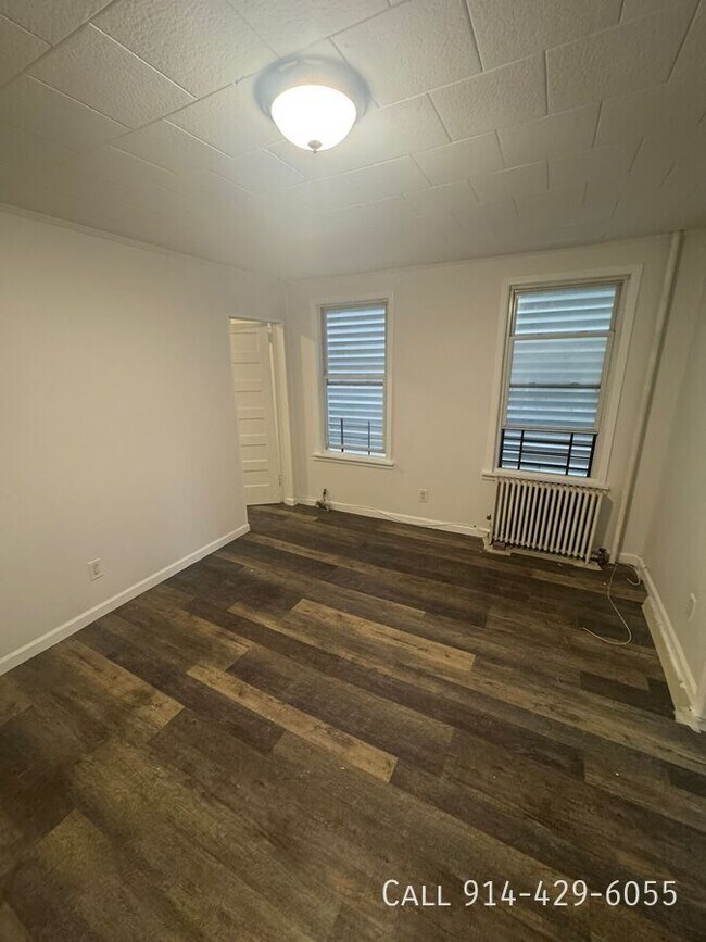 Building Photo - 154 Ridge Ave
