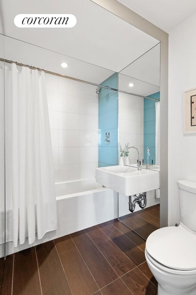 Building Photo - 2 Northside Piers