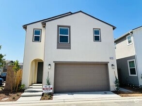 Building Photo - $2,595 Tesoro Viejo, Award Winning Communi...