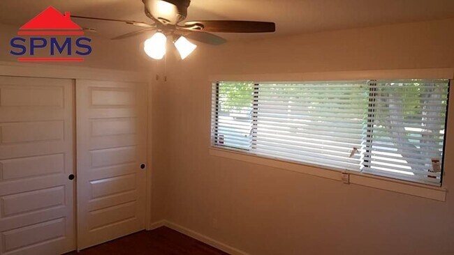 Building Photo - 907 Stern Cir