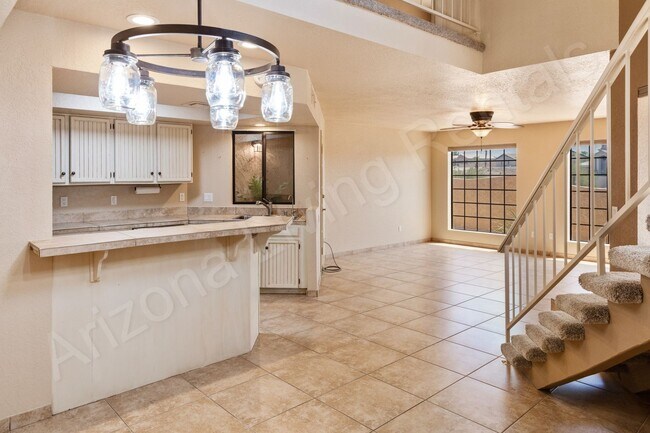 Building Photo - SPACIOUS CONDO WITH POOL