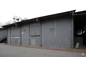 Building Photo - Oaks at Five Mile Apartments