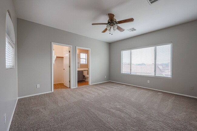 Building Photo - 4 bed, 3.5 bath house in Stetson Valley, Phoenix
