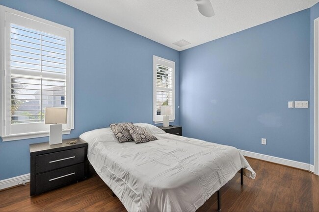 Building Photo - 8551 SE Driftwood St