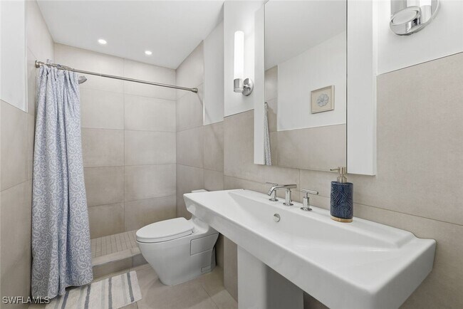 Building Photo - 4200 Belair Ln