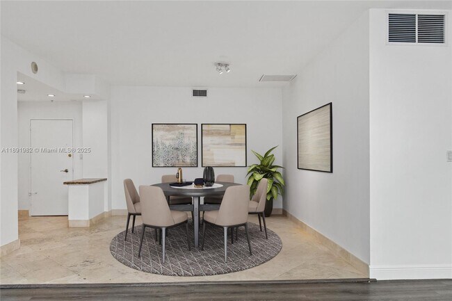 Building Photo - 4925 Collins Ave