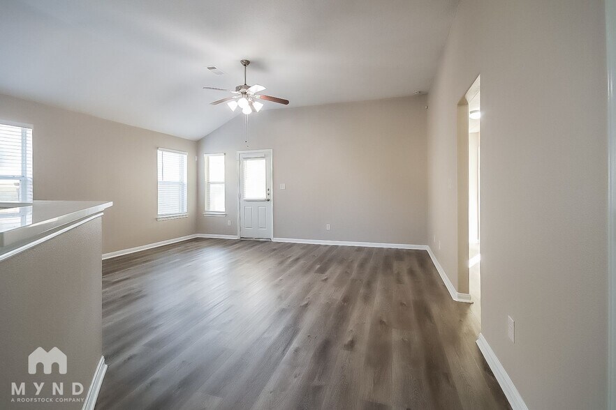 Building Photo - 8630 W Highlands Crossing