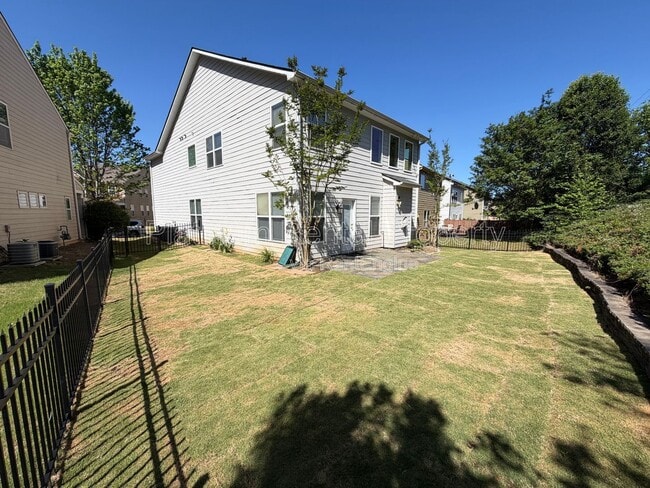 Building Photo - 5555 Falls Landing Dr