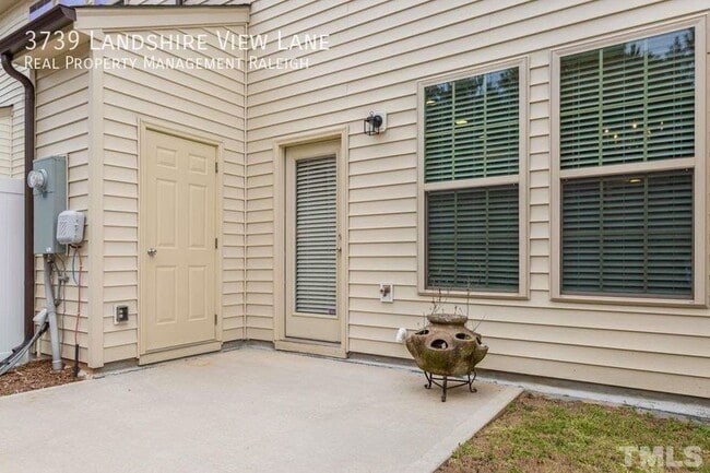 Building Photo - 3739 Landshire View Lane