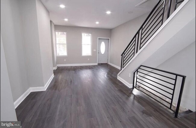 Building Photo - 3040 W Berks St