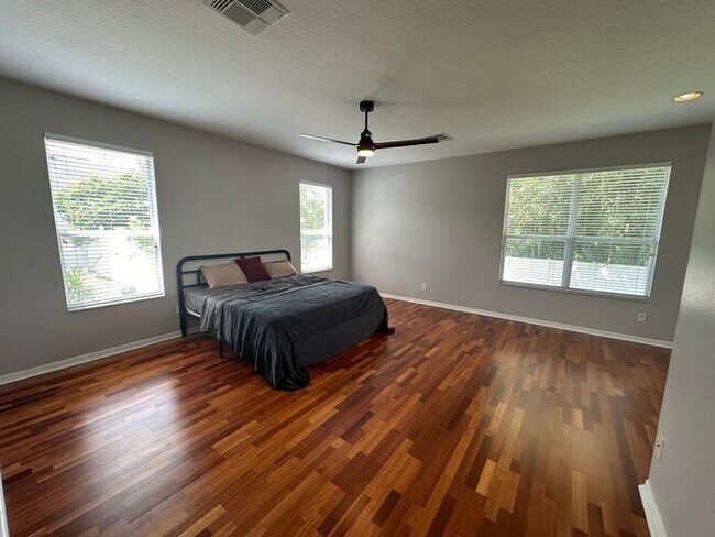 Building Photo - Beautiful 4 Bed 3 Bath Home in Sanford!