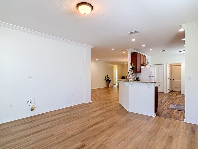 Building Photo - 221 W Fiesta Key Loop