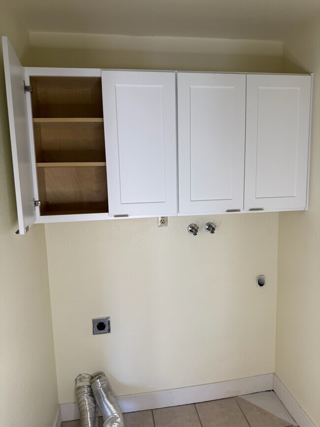 Building Photo - 156 W 500 S