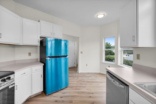 Building Photo - Charming 3BR Northampton Home – Cozy Livin...