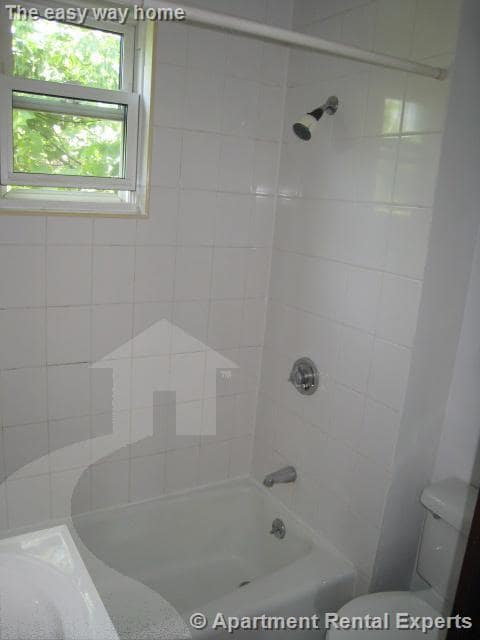 Building Photo - 79 Capen St