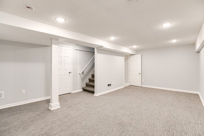 Building Photo - Stunningly Renovated 5-Bed Arden Hills Home.