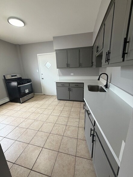 Building Photo - 10401 S Ewing Ave