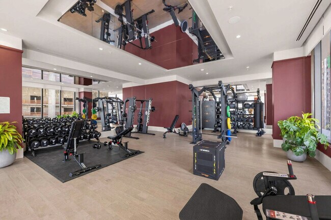 Building Photo - 11 NE 6th St