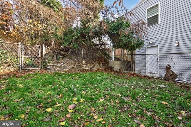 Building Photo - 2638 Stanton Rd SE