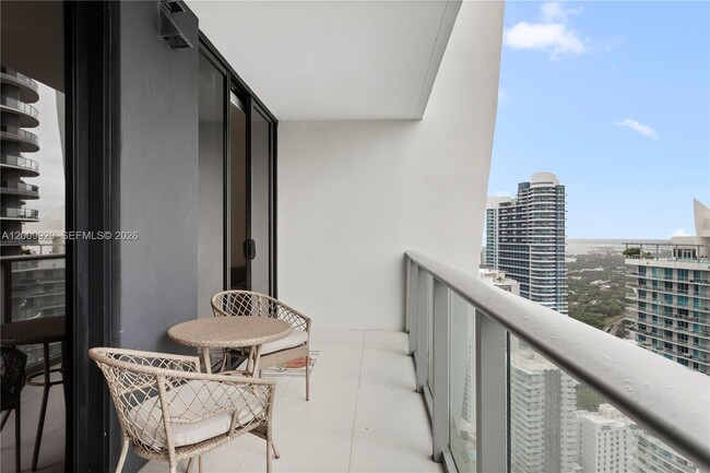 Building Photo - 1010 Brickell Ave