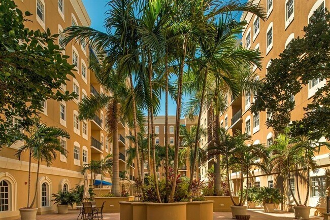 Building Photo - 1064 N Tamiami Trl