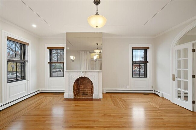 Building Photo - 214 Broadway