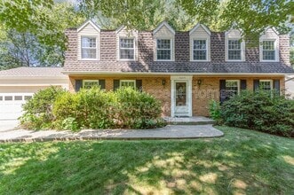 Building Photo - 7690 Middle Valley Dr