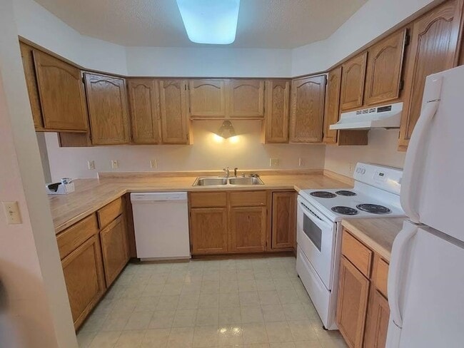 Building Photo - 916 Monroe St