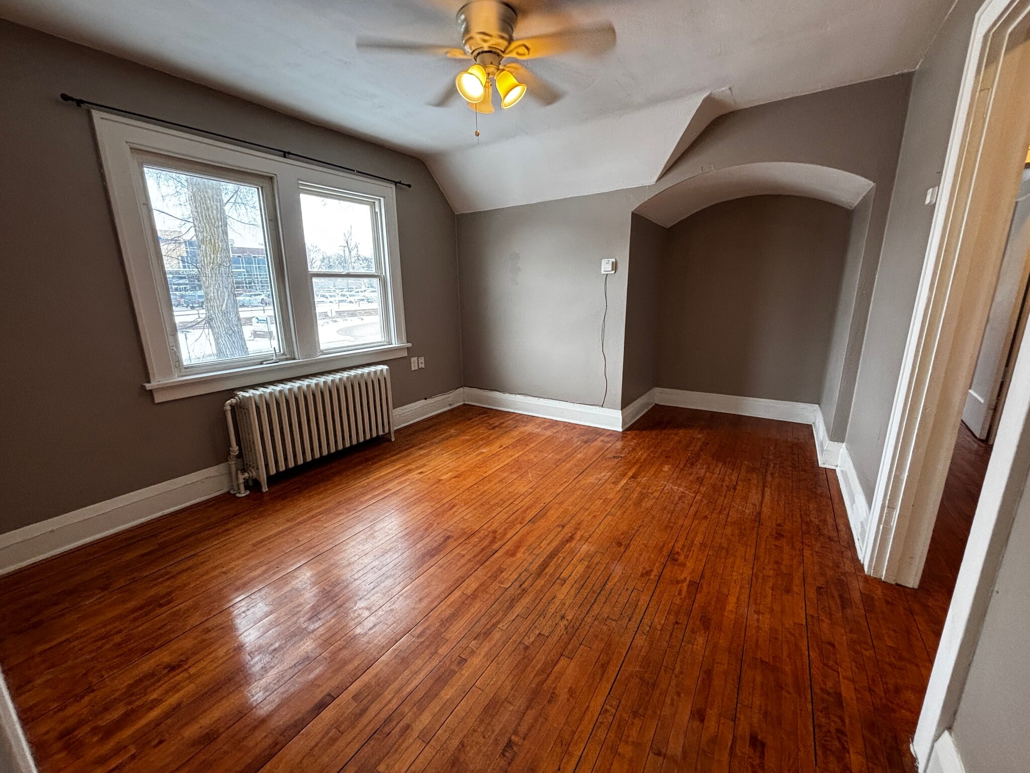 Building Photo - 523 S Mill St