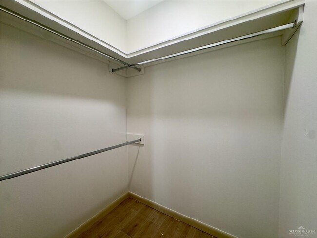 Building Photo - 1304 Rosewood Ln