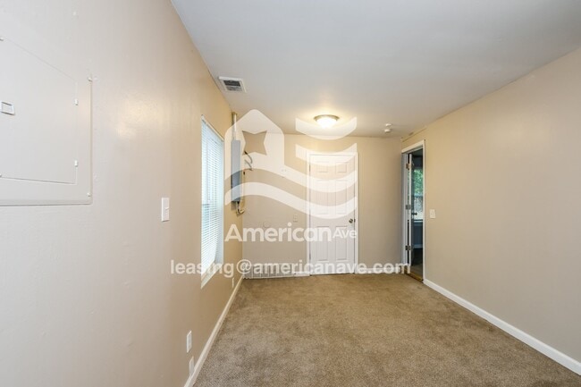 Building Photo - 405 Jean Ave