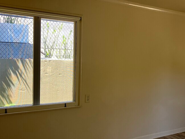Building Photo - 1225 Silverado St