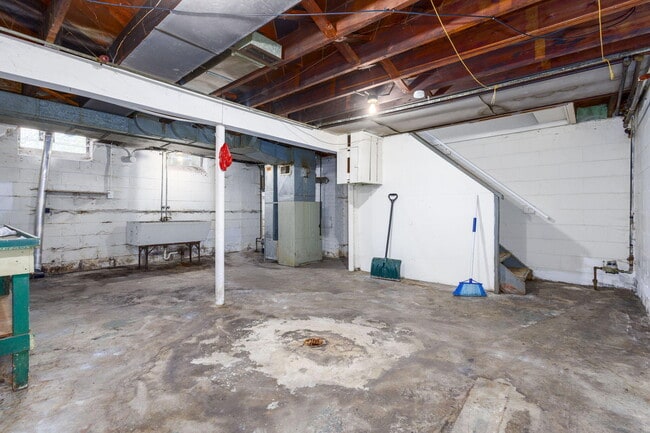Building Photo - 18434 Kelly Rd