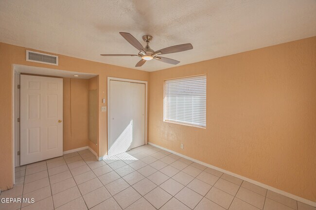 Building Photo - 213 Carnes Rd