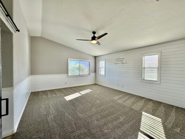Building Photo - 12768 N Lantern Way