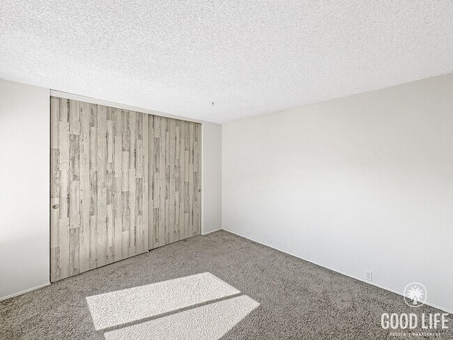 Building Photo - Brand-New Kitchen, Prime Location, Move-In Ready UTC Home