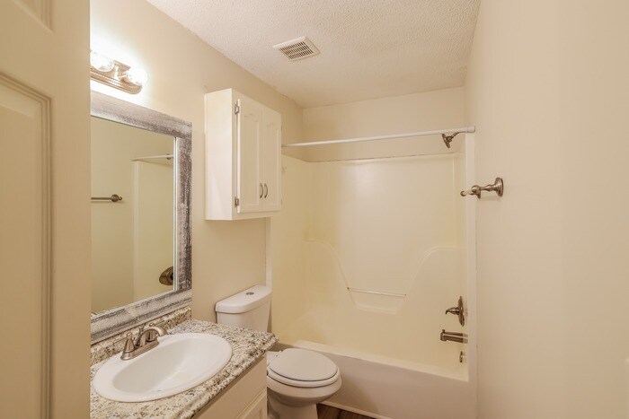 Building Photo - 4804 Eastern Hills Ln