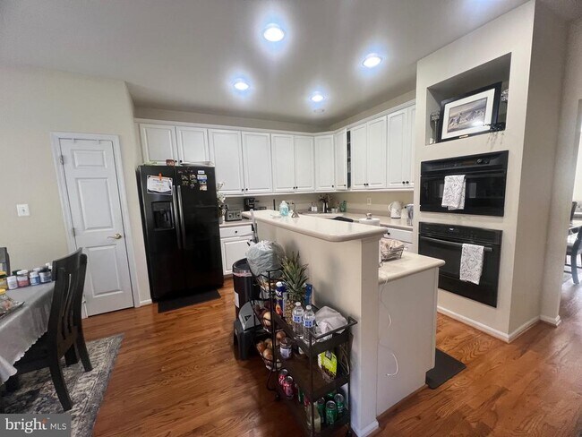 Building Photo - 7317 Hampton Manor Pl