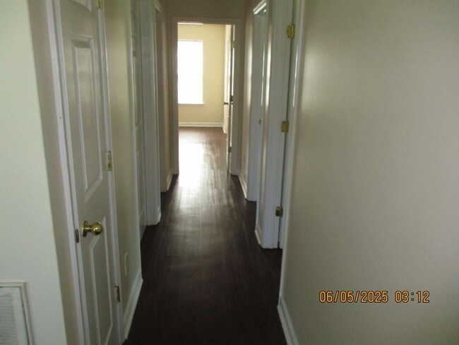 Building Photo - 139 Twelve Oaks Ct