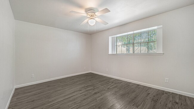 Building Photo - 1003 Pear Tree Ln