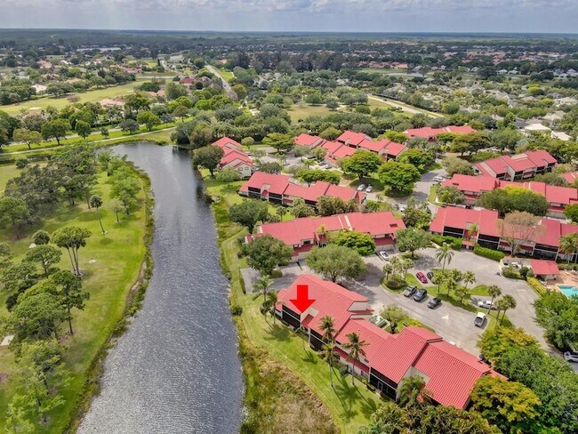 Building Photo - 6 Lexington Ln E