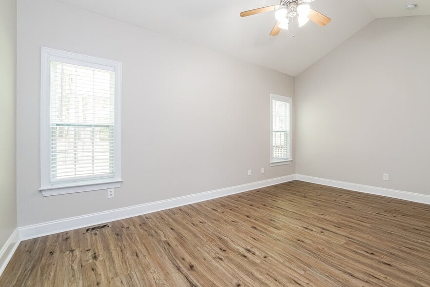 Building Photo - 253 Keller Dr