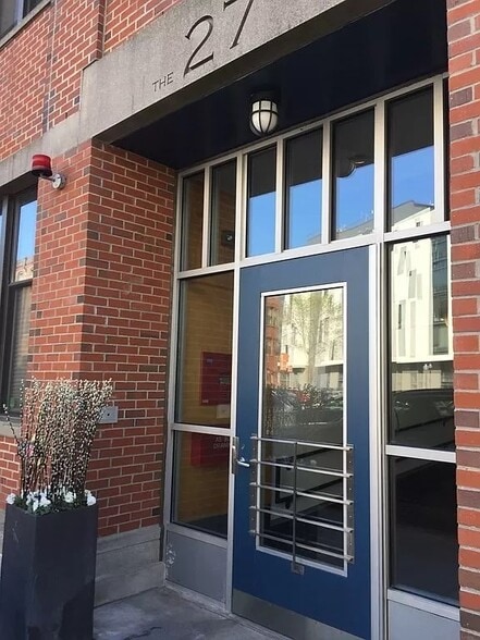 Building Entrance - 27 Wareham St