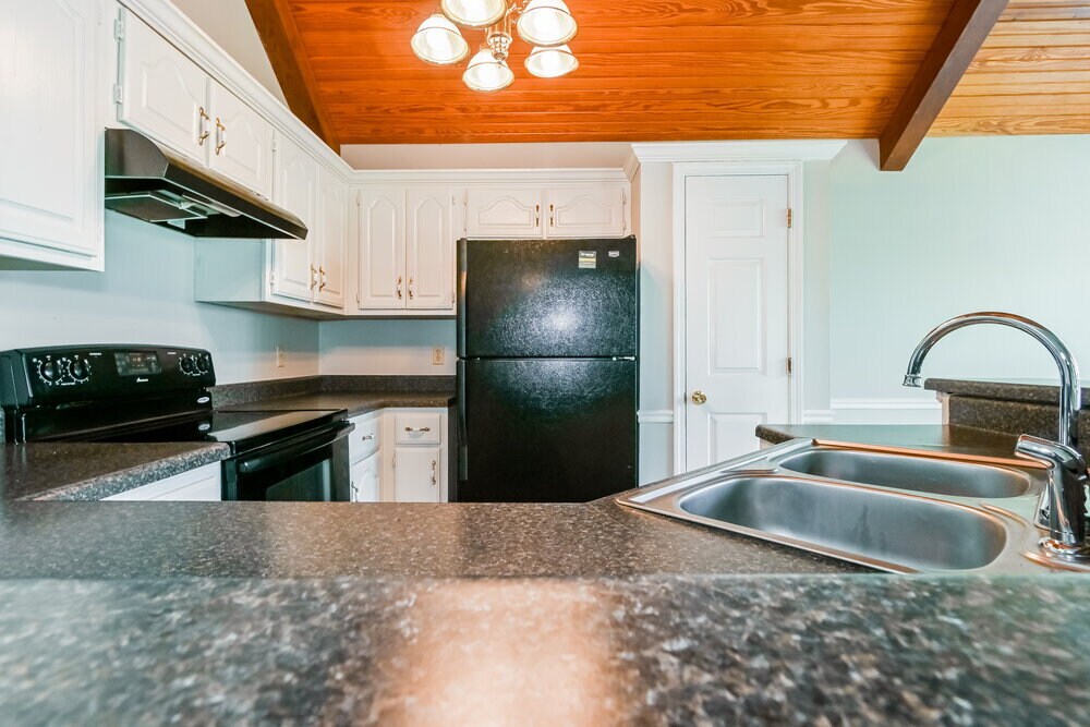 Building Photo - 6690 Autumn Wood Cove